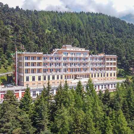 Pracatinat Hotel & Restaurant 费内斯特雷莱 外观 照片